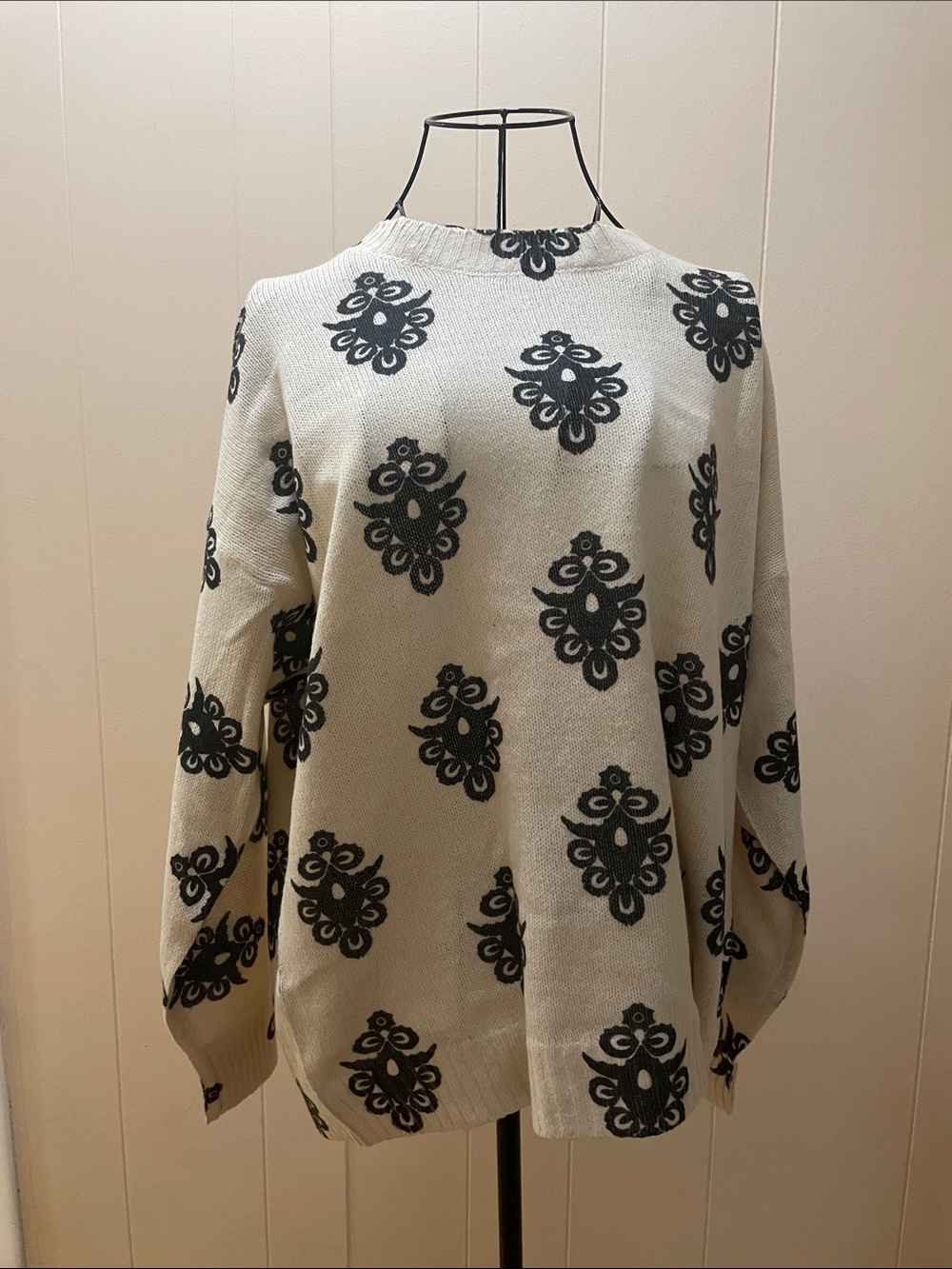 SHEIN Curve Cream Sweater with Black Accent